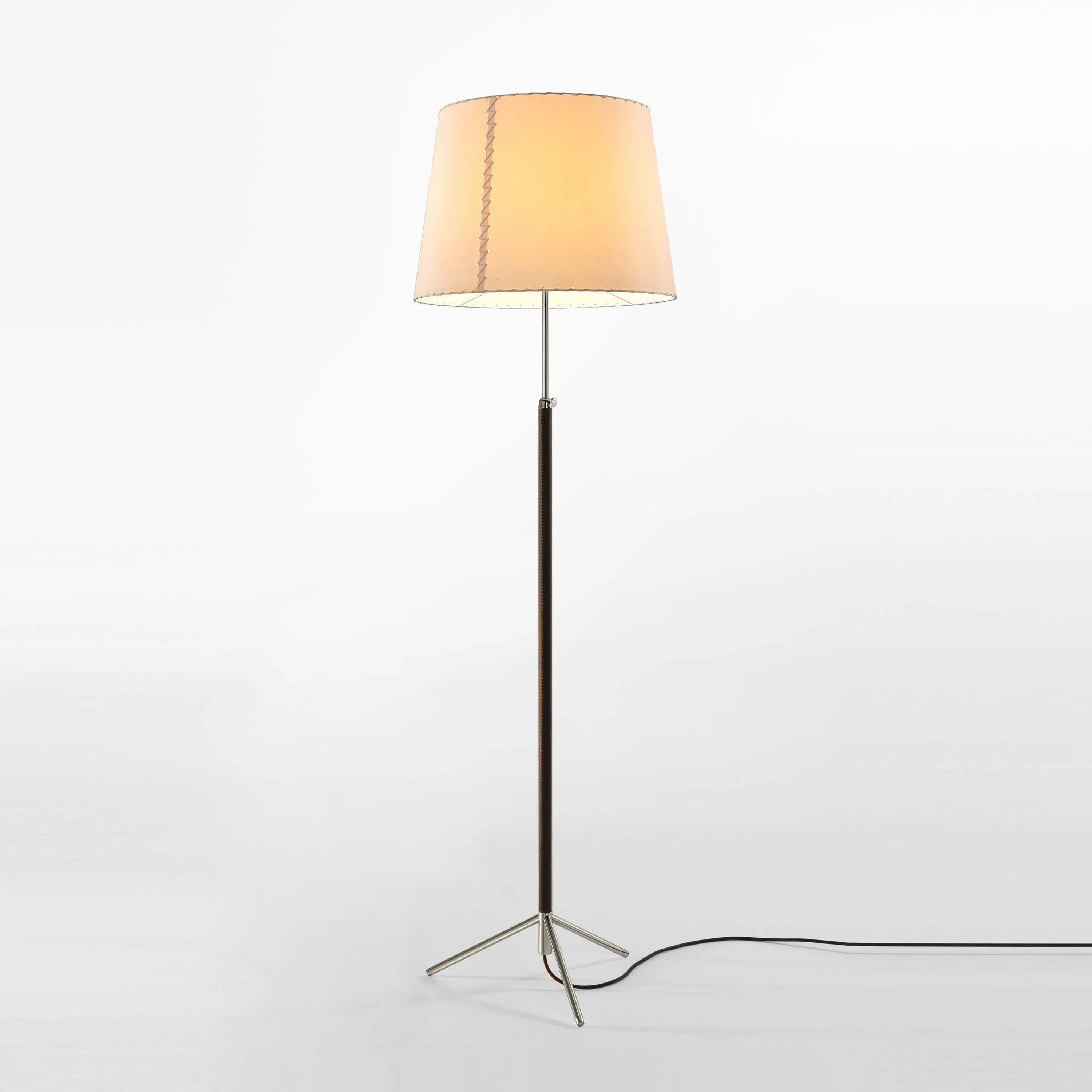 Pie De Salon Floor Lamp